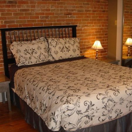 Avalon Bed And Breakfast Ottawa Exterior photo